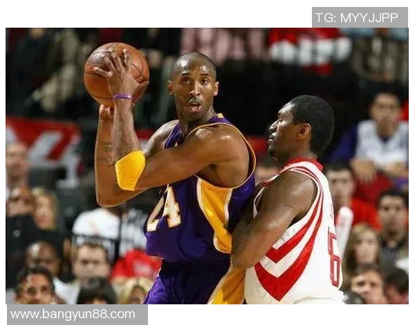 火箭队与湖人队激战回顾姚明的传奇时刻与篮球荣耀